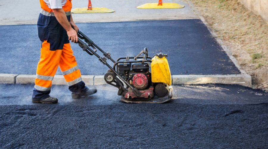 Professional gutter cleaning in Orla, TX